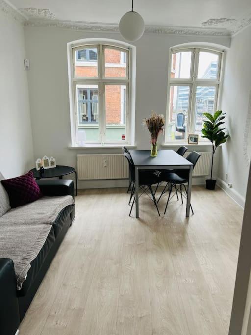 Lovely 1-Bedroom Condo In Aarhus C Екстериор снимка