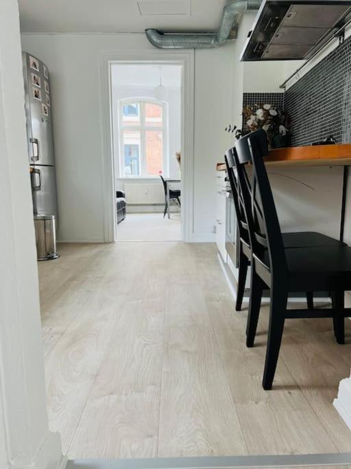 Lovely 1-Bedroom Condo In Aarhus C Екстериор снимка