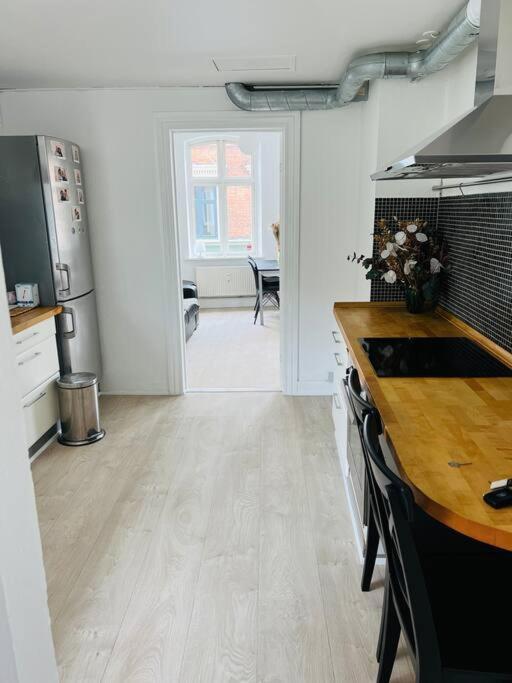 Lovely 1-Bedroom Condo In Aarhus C Екстериор снимка