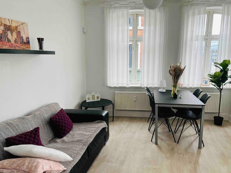 Lovely 1-Bedroom Condo In Aarhus C Екстериор снимка